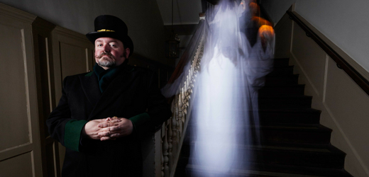 Adult Ghost Tours - Hampton Court Palace